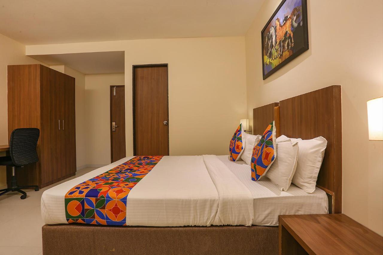 מומביי Fabhotel Royal International מראה חיצוני תמונה